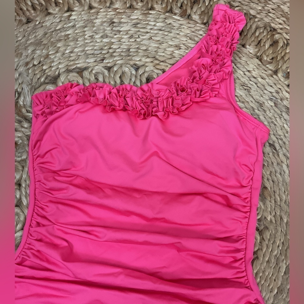 Kenneth Cole New York Pink One Shoulder Ruffle Edge One Piece Size Medium - Picture 3 of 9
